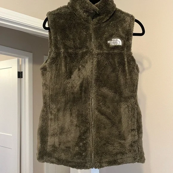 The North Face Women’s  Forest Green Quilted Vest - Picture 2 of 4